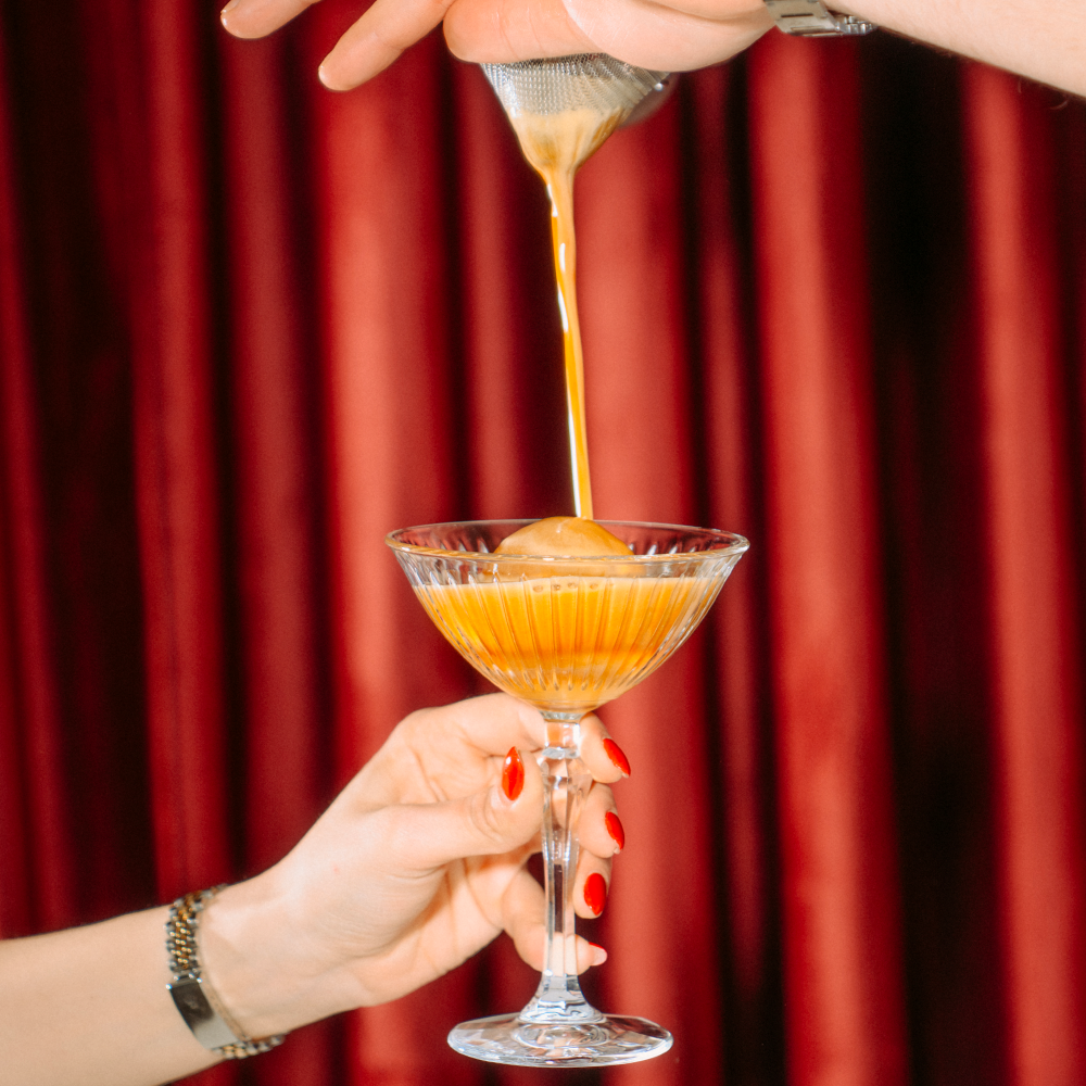 The Definitive Guide to Signature Cocktail Ice: Why Every Masterpiece Needs a Crystal Muse Foundation